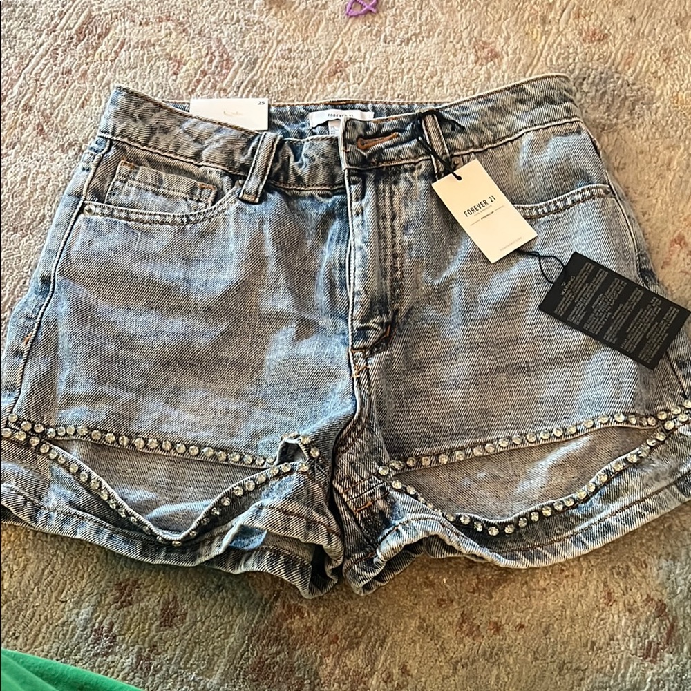 High-Waisted Blue Jean Shorts with Vintage Distressed Look NWT